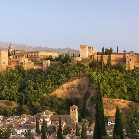 Vistablanca En Sola Planta Con Bonitas Vistas Y Piscina - Junto A La Capital Y La Alhambra *