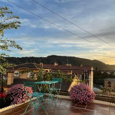 Vistablanca En Sola Planta Con Bonitas Vistas Y Piscina - Junto A La Capital Y La Alhambra *