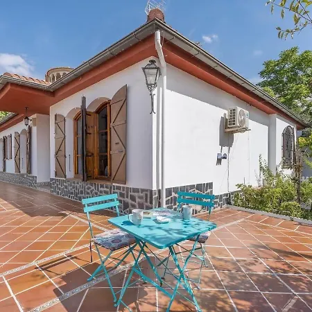 Vistablanca En Sola Planta Con Bonitas Vistas Y Piscina - Junto A La Capital Y La Alhambra *